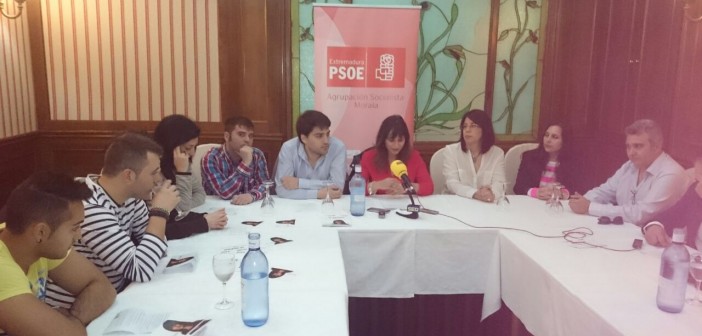 Integrantes del PSOE moralo